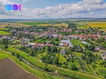 We offer for sale a spacious garden of total area 1113 sqm in the village of Bezměrov, Kroměříž district.