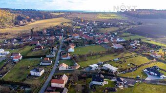 Nabízíme k prodeji stavební pozemek skládající se ze tří par