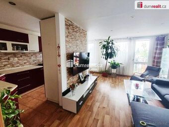 , Nabízíme k prodeji prostorný a světlý byt 3+1 o celkové pl