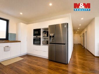 Nabízíme k prodeji novostavbu moderního bungalovu 4+kk v jed