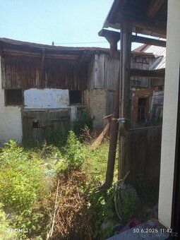 We present this family house for sale in a quiet part of the village of Rozstání on the Drahanská Highlands.