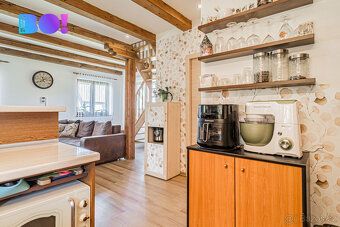 Nabízíme středně velký moderně stavěný cihlový rodinný dům s