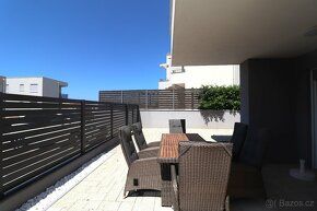 In Brodarici, in a quiet area, 830m from the beach, we offer for sale a newly built apartment…