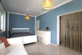 In Brodarici, in a quiet area, 830m from the beach, we offer for sale a newly built apartment…