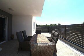 In Brodarici, in a quiet area, 830m from the beach, we offer for sale a newly built apartment…