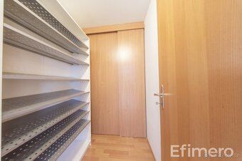 Ref. No. 00003 We offer for sale a maisonette apartment of layout 4+