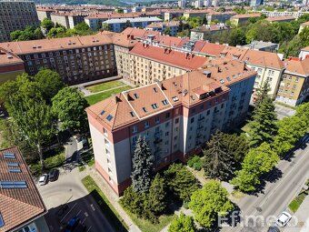 Ref. No. 00003 We offer for sale a maisonette apartment of layout 4+