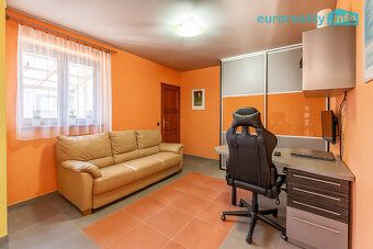 Sale of family house 5+kk with garden, pool, workshop and exceptional parking possibilities – Libeř, Prague West