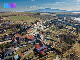 BO! Vám nabízí k prodeji exkluzivní stavební parcelu.
Toužít