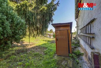 Nabízíme k prodeji malý rodinný dům v centru Kvíčovic, samos