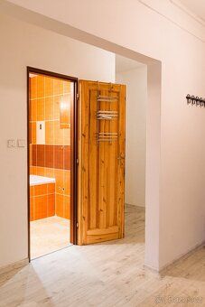 I offer for sale a cooperative apartment with possibility of conversion to personal ownership