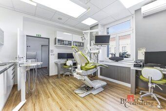 Prodej, komerční/ordinace, 395 m2, Pražská třída 221/42, Kuk