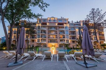 We offer for sale a fully furnished apartment in the prestigious luxury complex Venera Palace…