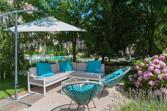 We offer for sale a fully furnished apartment in the prestigious luxury complex Venera Palace…