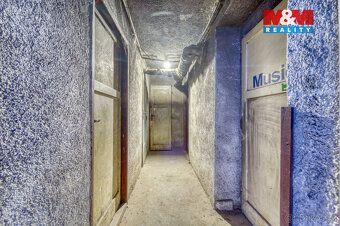 Nabízíme k prodeji cihlový dům v centru obce Staré Mitrovice