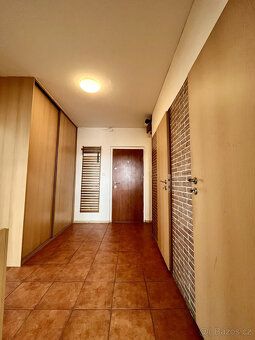 We offer for long-term sublet a bright and spacious 3BR apartment