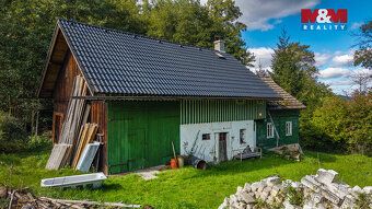 Nabízíme k prodeji samostatně stojící chalupu v klidné části