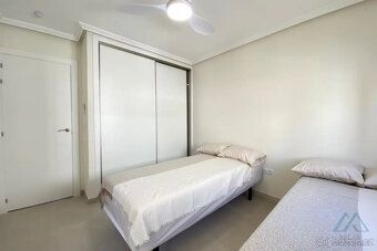 Relax Properties offers for sale a fully renovated sunny townhouse with 4 bedrooms overlooking…