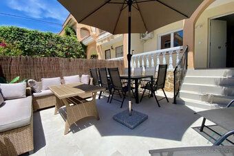 Relax Properties offers for sale a fully renovated sunny townhouse with 4 bedrooms overlooking…