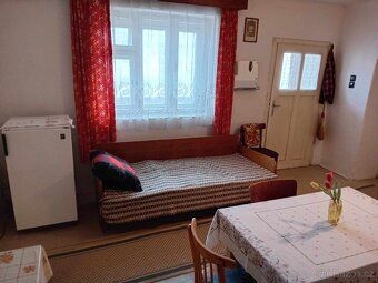 I am offering for sale a family house with garden intended for reconstruction in picturesque…