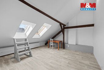 We offer for rent a spacious and bright apartment in an attic mansard of 2+1 layout, located…