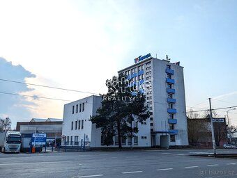Ексклюзивно пропонуємо оренду окремих офісних просторів