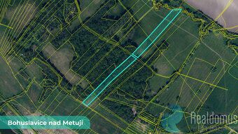 We offer for sale a set of plots with total area of 43749 m²...