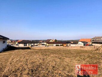 We offer for sale a nice flat plot of land in the village of Slavče near Třeboň.