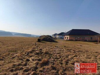 We offer for sale a nice flat plot of land in the village of Slavče near Třeboň.
