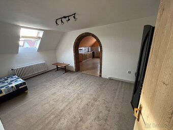 We offer for long-term rent a spacious and bright apartment in Prague 5