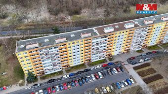 Nabízíme k prodeji velmi vkusně upravený a světlý byt 3+kk, 