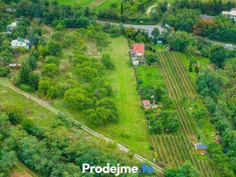 Ev.č. 100154-1 Malý dům, který dokáže velké věci. Propojuje 