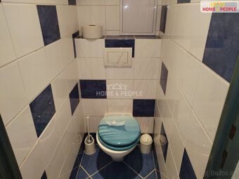 poplatky cca 4500,-kč/, elektřina 1000,-Kč, plyn 300,-Kč, Zp
