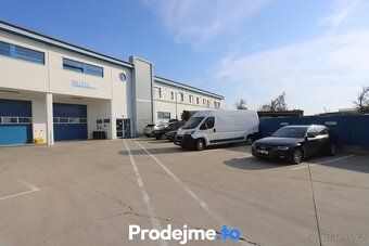 Ref No. 01256 Discover high-quality office space in a modern administrative building.
