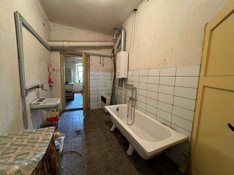 We would like to offer you a family house 4 + 1 on land of in