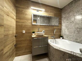 We offer for sale an apartment in exclusive representation of 2+1 with loggia in personal…