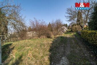 Nabízíme k prodeji zahradu o výměře 260 m² v klidné zahrádká