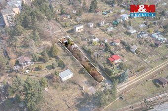 Nabízíme k prodeji zahradu o výměře 260 m² v klidné zahrádká