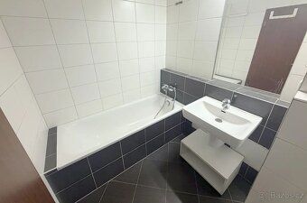 Nabízíme k dlouhodobému pronájmu byt 2+kk, 54 m2 s balkonem 