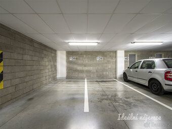 Nabízíme k dlouhodobému podnájmu prostorný byt 2+kk o výměře