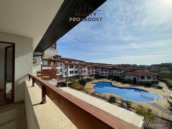 We offer for sale a spacious studio apartment.