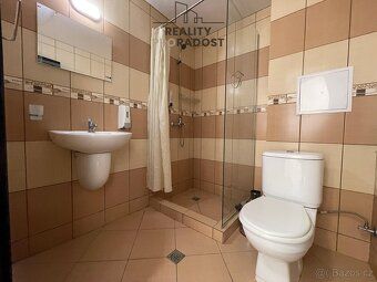 We offer for sale a spacious studio apartment.