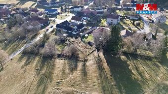 Nabízíme Vám ke koupi rodinný dům o dispozici 3+1 a užitné p