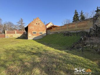 Nabízíme k prodeji stodolu s projektem přestavby a vydaným s