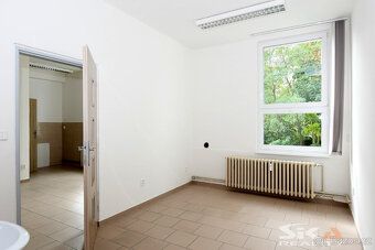 Nabízíme Vám k dlouhodobému pronájmu komerční prostory situo