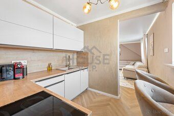 Ev.č. 01166-3 Nabízíme k prodeji prostorný byt 2+1 (3+kk), o