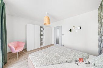 Rodinný dům ve Velkých ChvalovicíchRohový rodinný dům 4+kk s