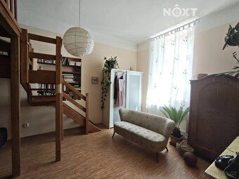 We offer an exclusive spacious and warm apartment of 130 m² in the city center of Cheb.