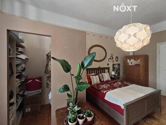 We offer an exclusive spacious and warm apartment of 130 m² in the city center of Cheb.