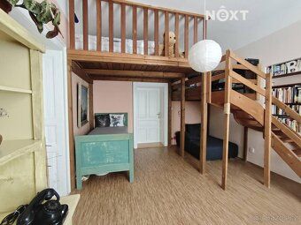 We offer an exclusive spacious and warm apartment of 130 m² in the city center of Cheb.